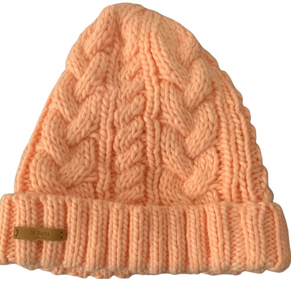 Women’s Classic Winter Knitted Beanie. - Picture 3 of 10